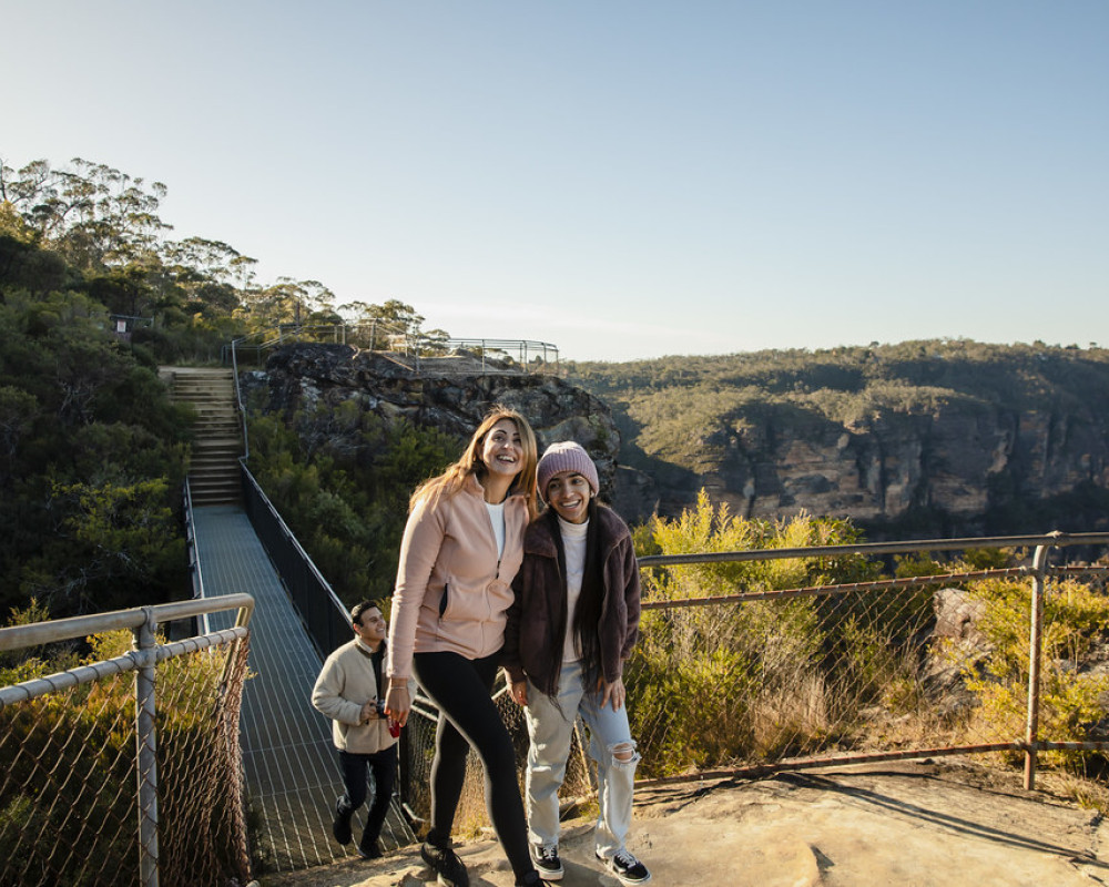 friends hiking  in the blue mountains